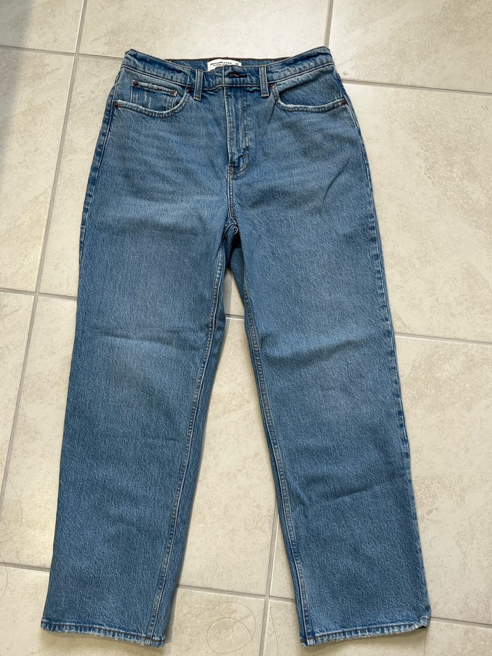 Abercrombie & Fitch Women's Straight Jeans in Medium Blue Denim